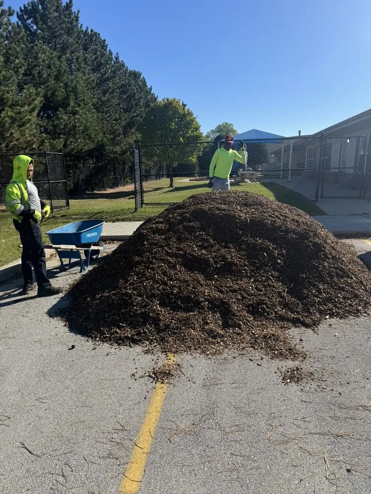 Professional landscaping services experts serving Milwaukee, WI - Quality Green Landscaping