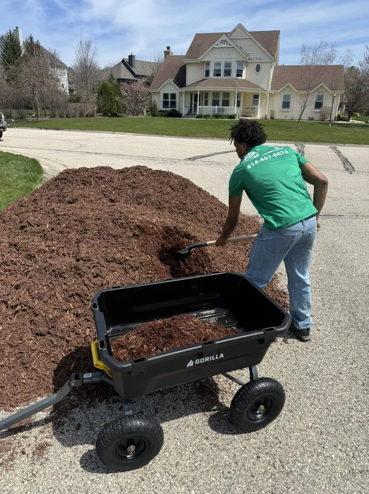 Local residential landscaping experts serving Milwaukee, WI - Quality Green Landscaping