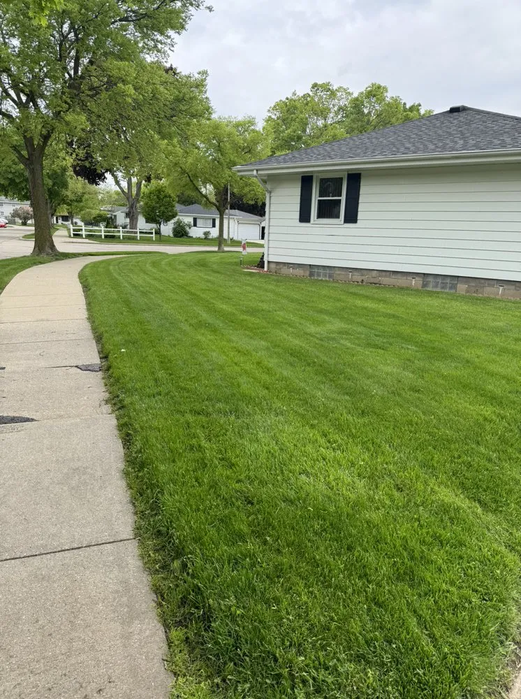 Custom lawn care service in Milwaukee, WI - Quality Green Landscaping
