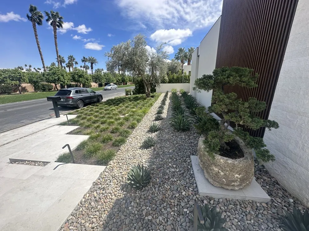 Local lawn mowing service experts serving Thousand Palms, CA - Quality Green Landscaping