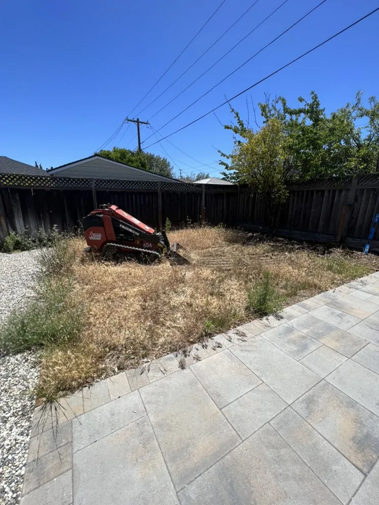 Custom lawn mowing service for homes in Los Altos, CA by Quality Green