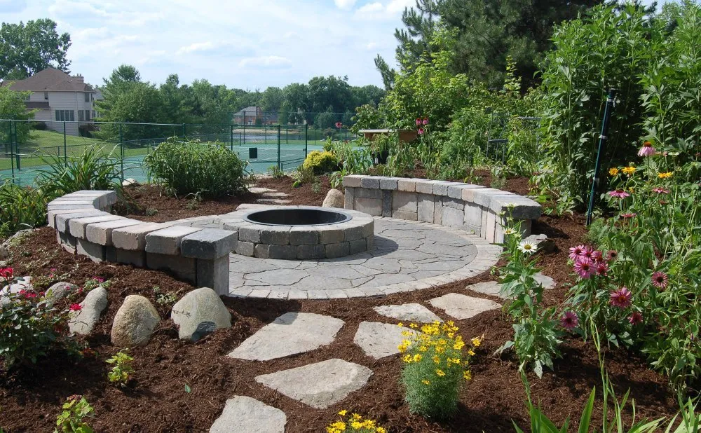 Affordable landscape design experts serving East Lansing, MI - Quality Landscape