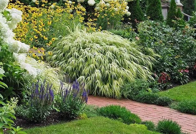 Trusted landscape design with custom design in East Lansing, MI by Quality Landscape