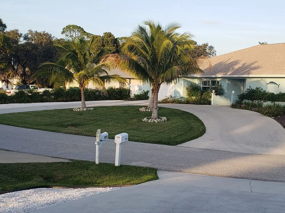 Top-rated lawn mowing service experts serving Englewood, FL - Quality Landscape