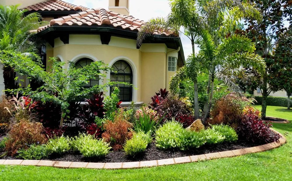 Custom residential landscaping for year-round maintenance across Bradenton, FL - Quality Landscape Services