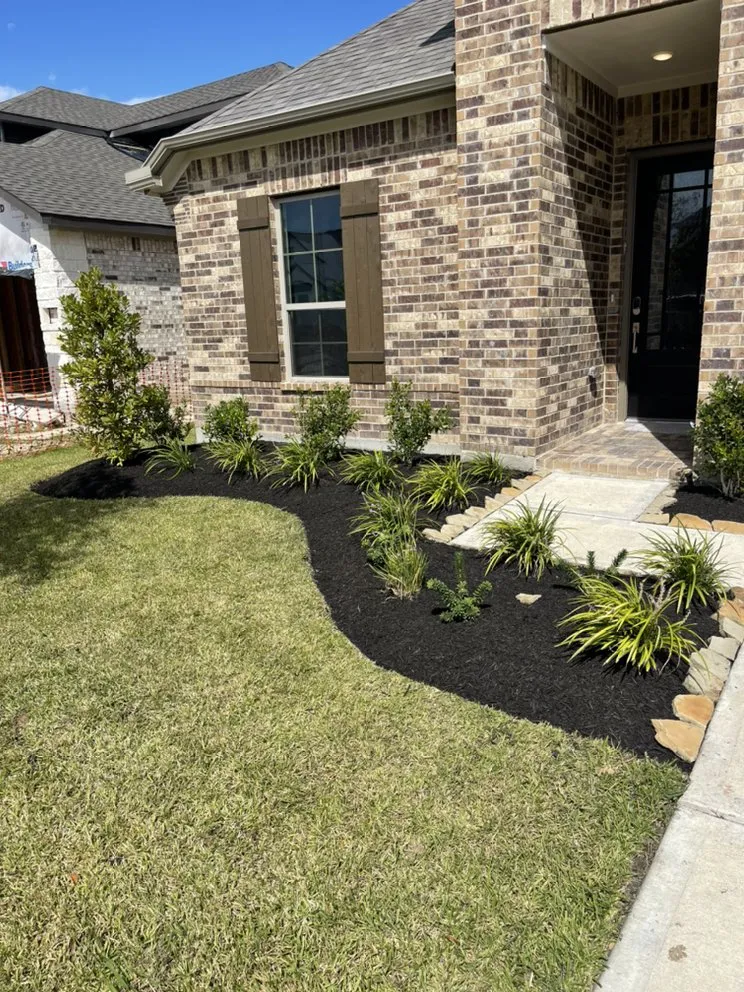 Expert yard cleanup service for homes in League City, TX by Quality landscaping & maintenance