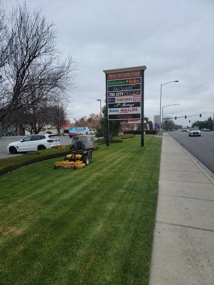 Top-rated lawn care service in Richland, WA by Quality Landscaping Maintenance