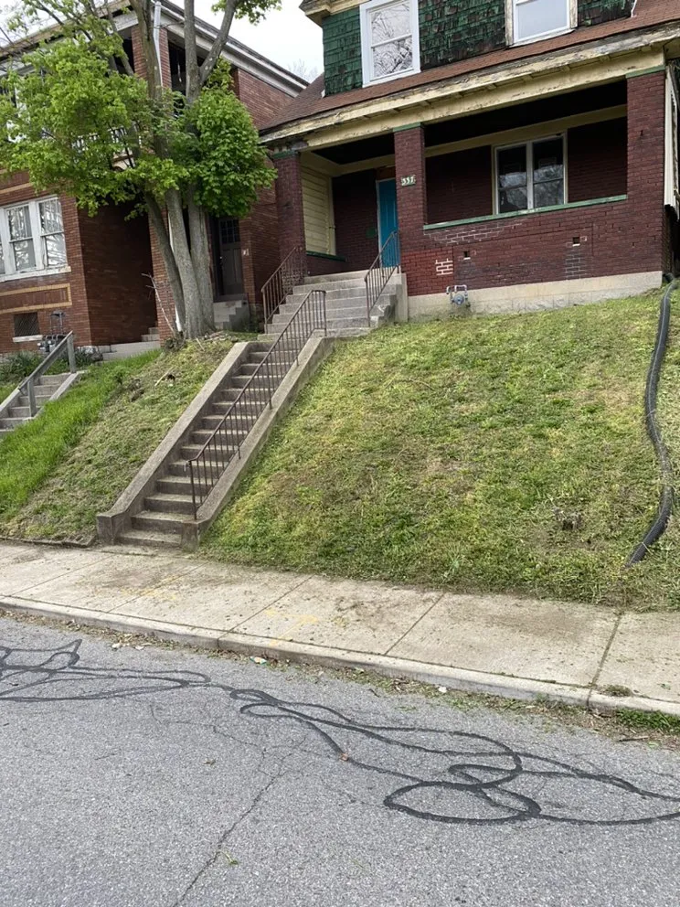 Reliable lawn care service for residential properties in Pittsburgh, PA by Quality Landscaping