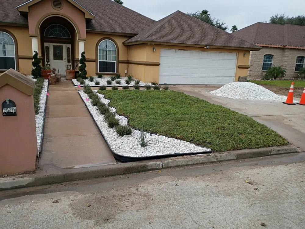 Professional lawn care service experts serving La Feria, TX - Quality Lawn Care & Landscaping