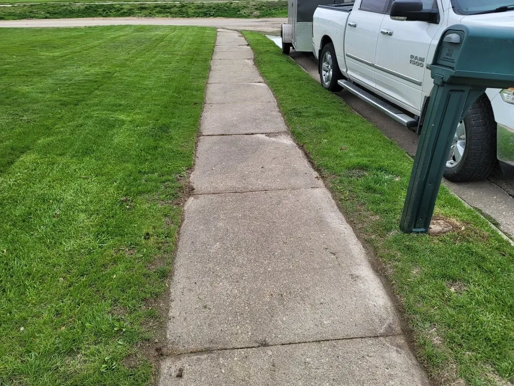 Professional lawn care service in Clinton Center, IA - Quality Lawn Care