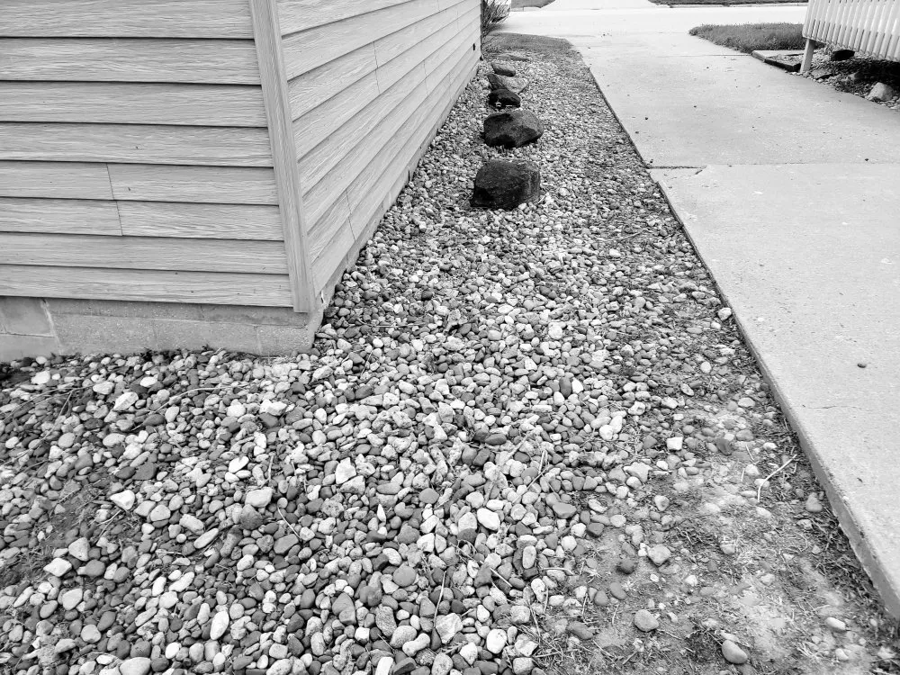 Top-rated yard maintenance with custom design in Clinton Center, IA by Quality Lawn Care