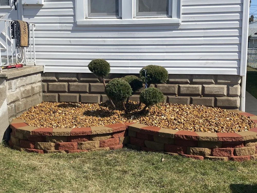 Trusted garden landscaping experts serving Hammond, IN - Quality Lawn Care