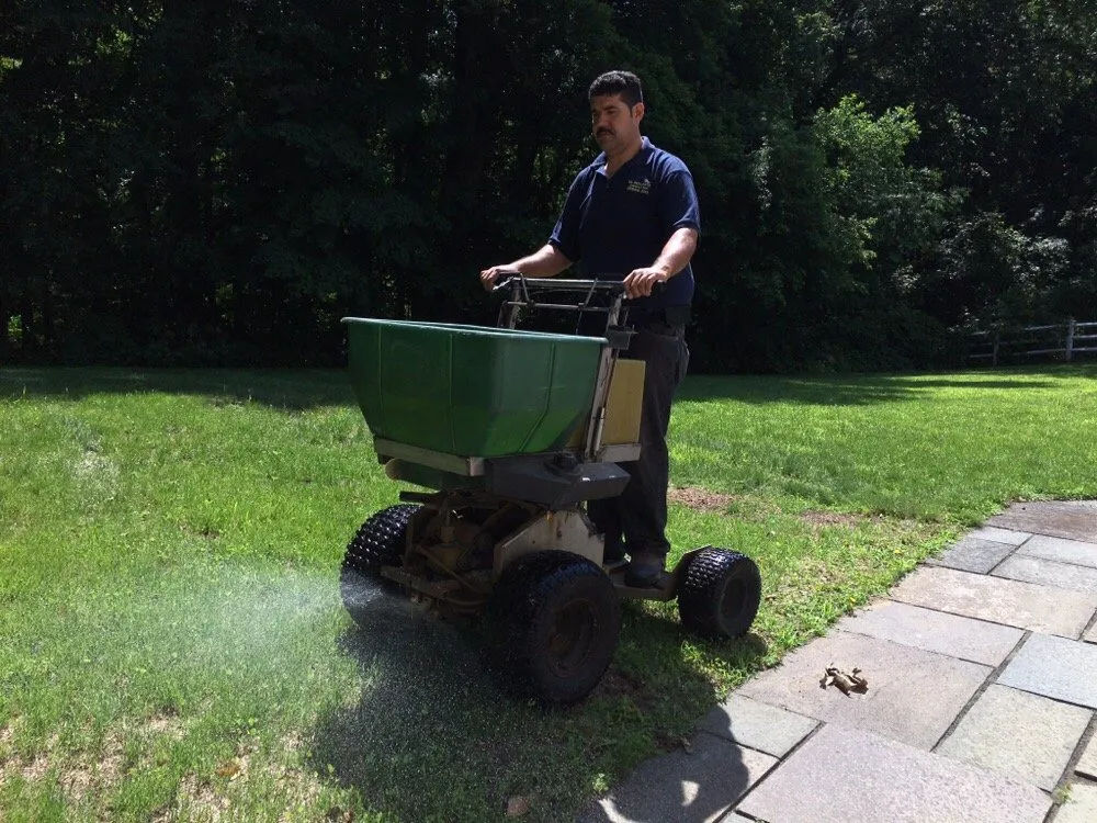 Custom lawn care service experts serving Norwalk, CT - Quality Lawn Service