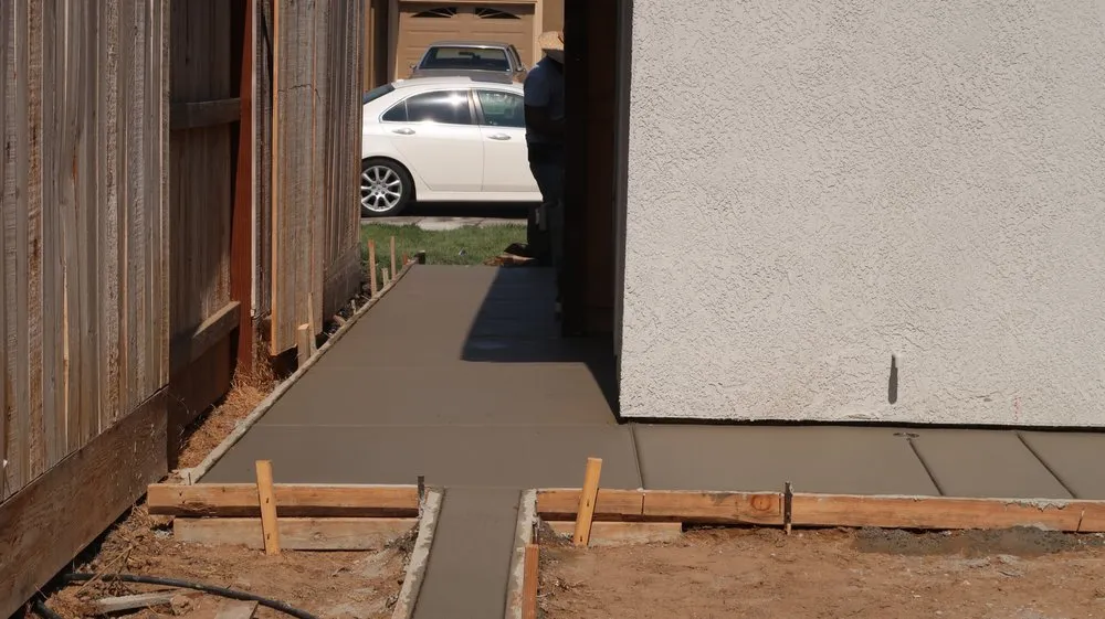 Local yard maintenance for homes in Fresno, CA by Quality lawns & Landscape