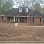 Reliable yard cleanup service in Valdosta, GA - Quality Pools & Patios