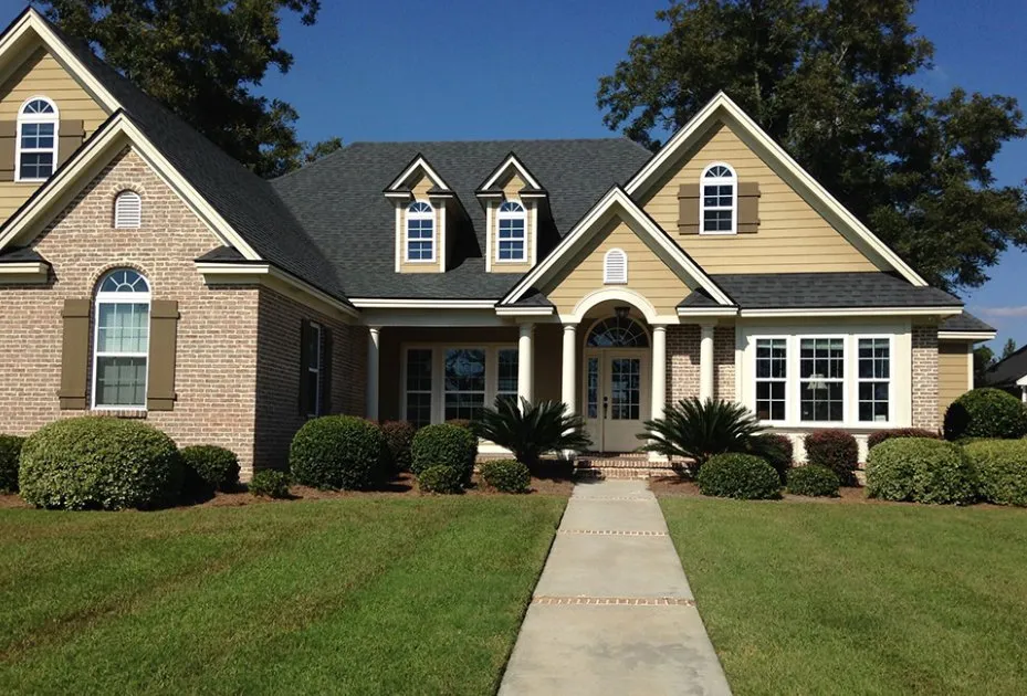 Reliable yard cleanup service in Valdosta, GA - Quality Pools & Patios