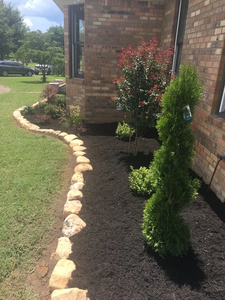 Local lawn care service with custom design across Shelbyville, TN - Quality Produce, Plants and Landscaping