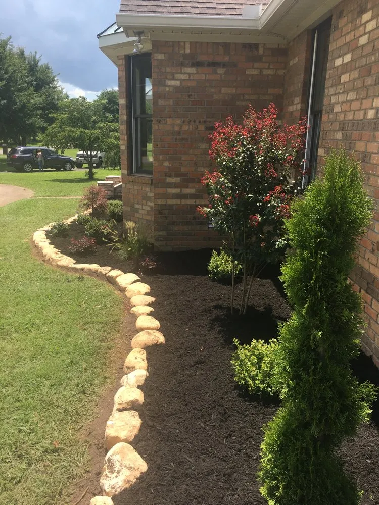 Trusted landscape design experts serving Shelbyville, TN - Quality Produce, Plants and Landscaping