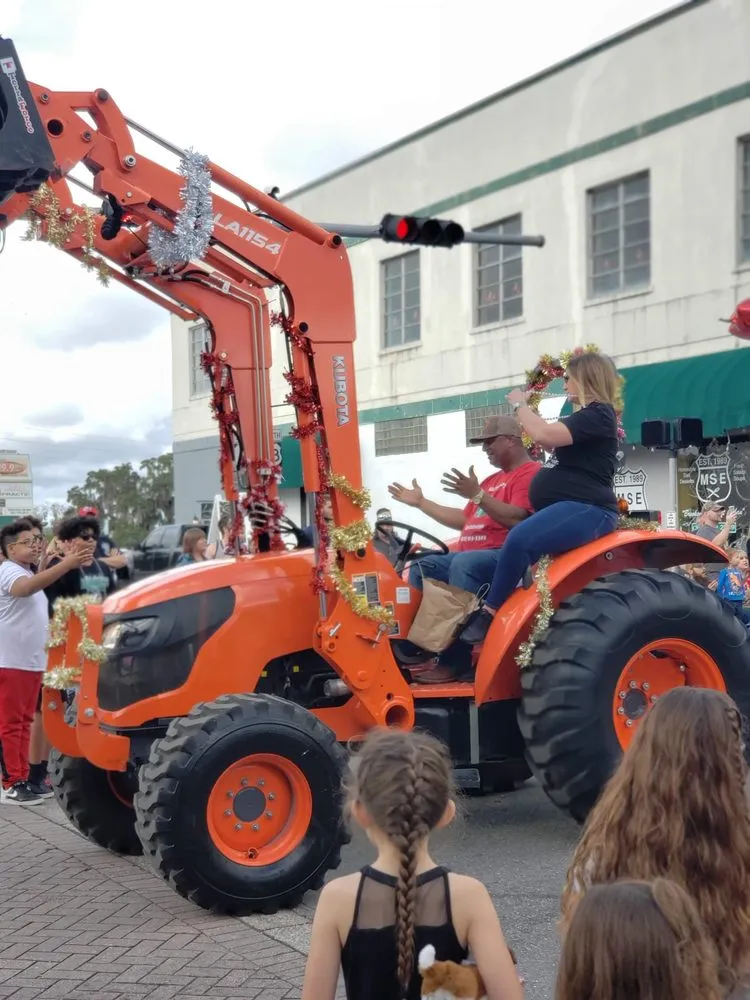 Custom garden landscaping in Brooksville, FL - Quality Property Restoration, Tree and Dumpster Services