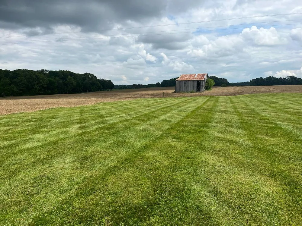 Local yard cleanup service experts serving Lewisburg, KY - Quality Stars and Stripes Lawn Care