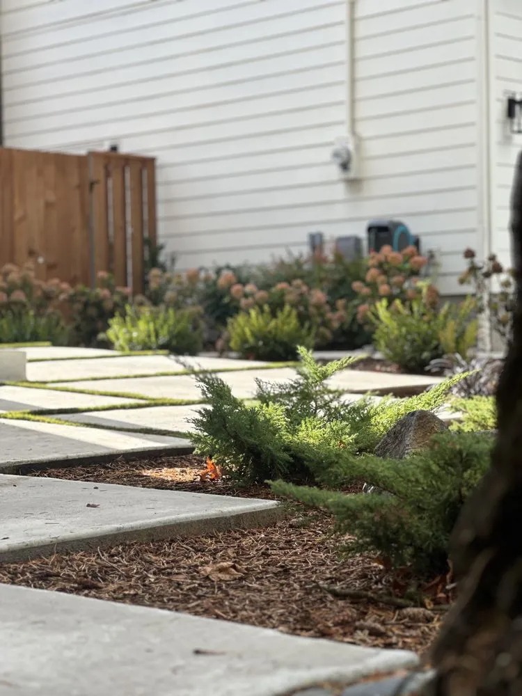 Affordable garden landscaping in Portland, OR by Quality Yard Services
