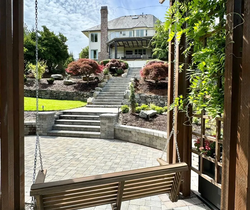 Affordable lawn mowing service experts serving Portland, OR - Quality Yard Services