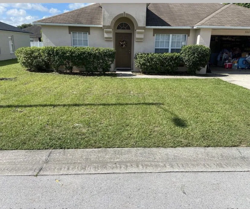 Affordable landscaping services in Auburndale, FL by Quans Mowing