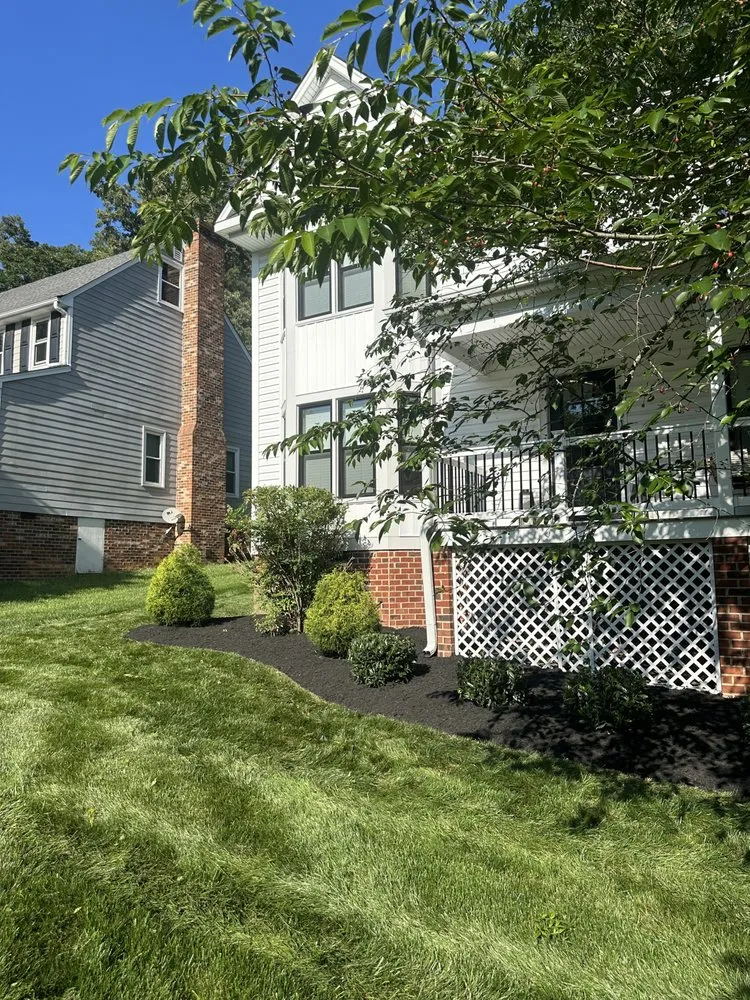 Trusted garden landscaping for beautiful yards in Richmond, VA by Quantum Landscaping & Lawn Care