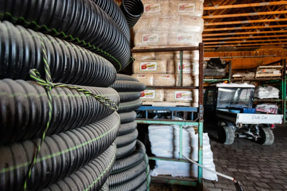 Custom garden landscaping experts serving Casco, MI - Quarry Gardens