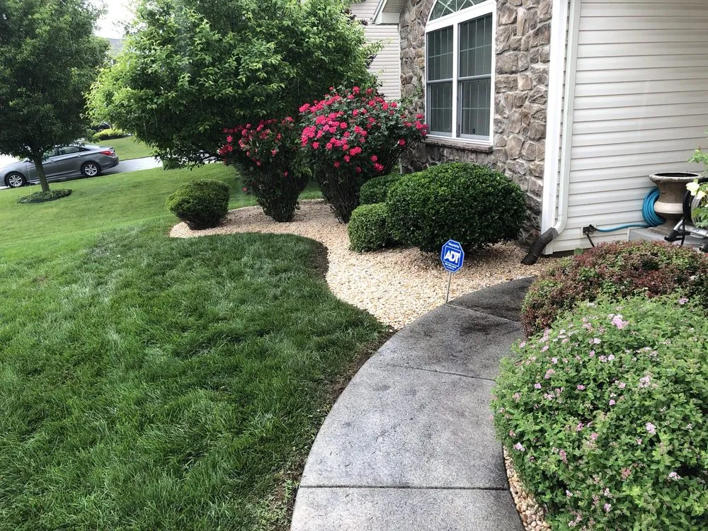Top-rated lawn mowing service in Lower Paxton Township, PA - Quartmon’s Landscaping