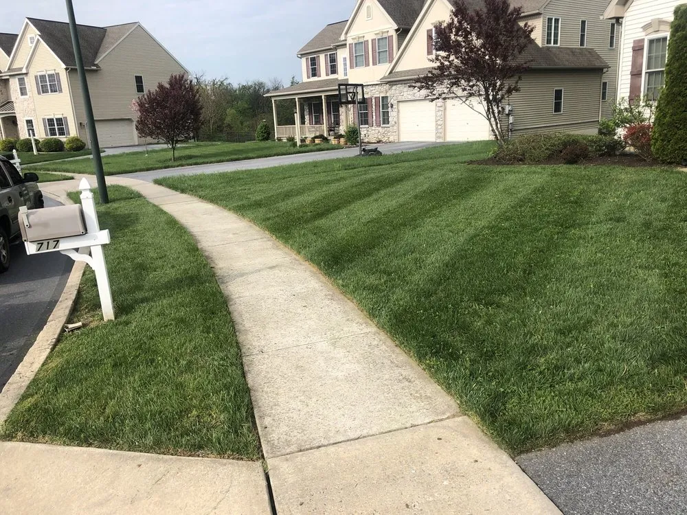 Reliable landscaping services for homes in Lower Paxton Township, PA by Quartmon’s Landscaping