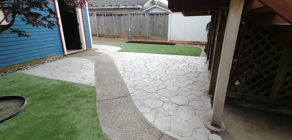 Expert landscaping services for outdoor upgrades in Lutz, FL by QUE TUANIS Landscaping & Woodwork