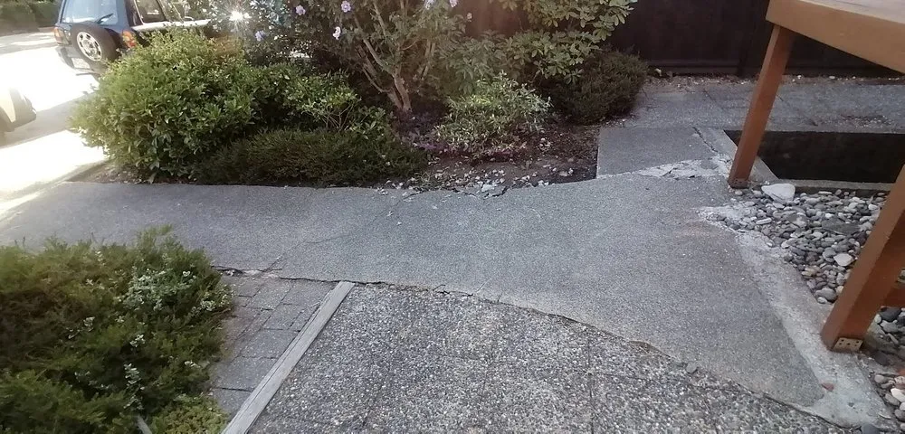 Expert landscaping services for beautiful yards in Lutz, FL by QUE TUANIS Landscaping & Woodwork