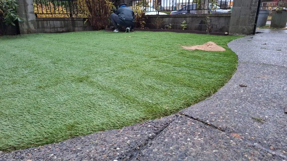 Professional yard maintenance for beautiful yards across Lutz, FL - QUE TUANIS Landscaping & Woodwork