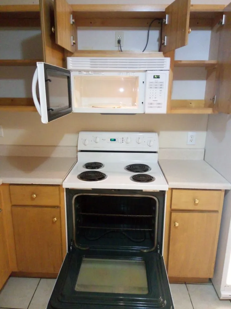 Affordable outdoor landscaping in Anderson, SC by Quen&Christy Affordable Lawn Maintenance And Home Cleaning