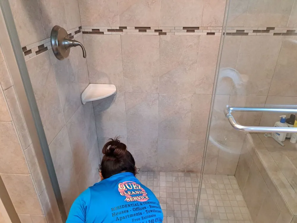 Professional yard maintenance with custom design in Lanham, MD by Quez Cleaning Services