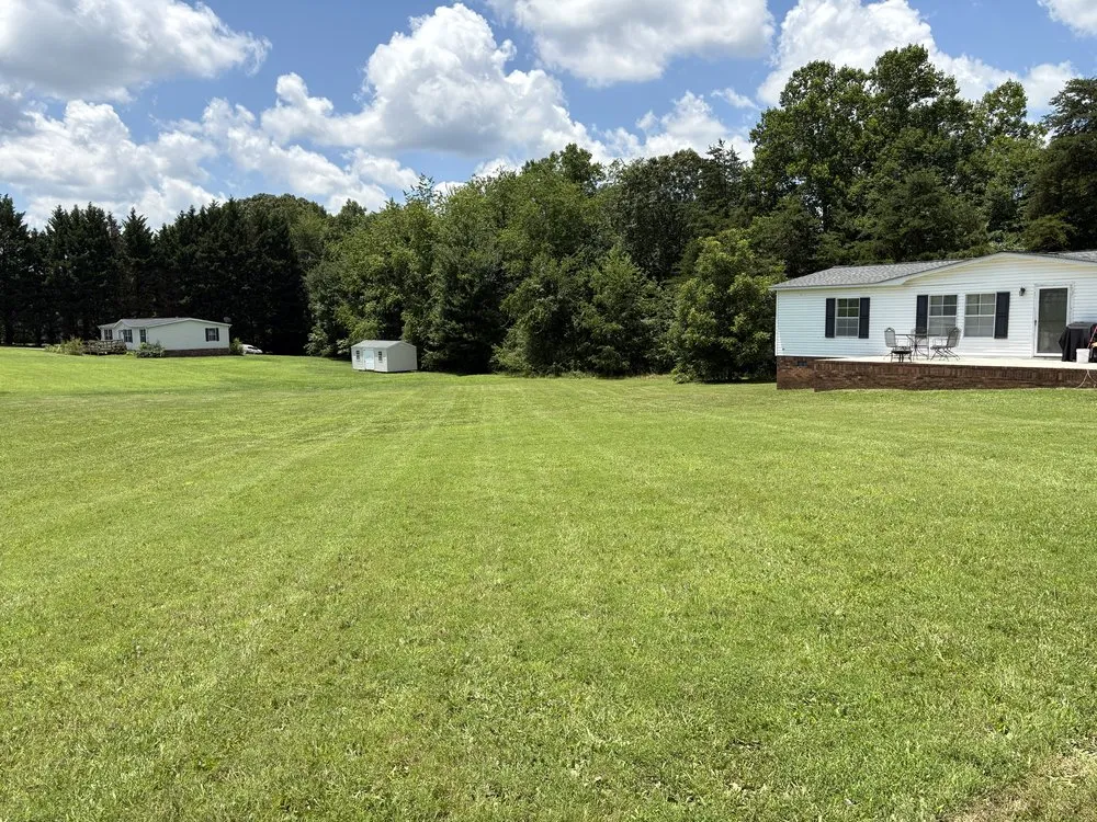 Expert yard maintenance in Walnut Cove, NC by Quick Cut Lawn Services