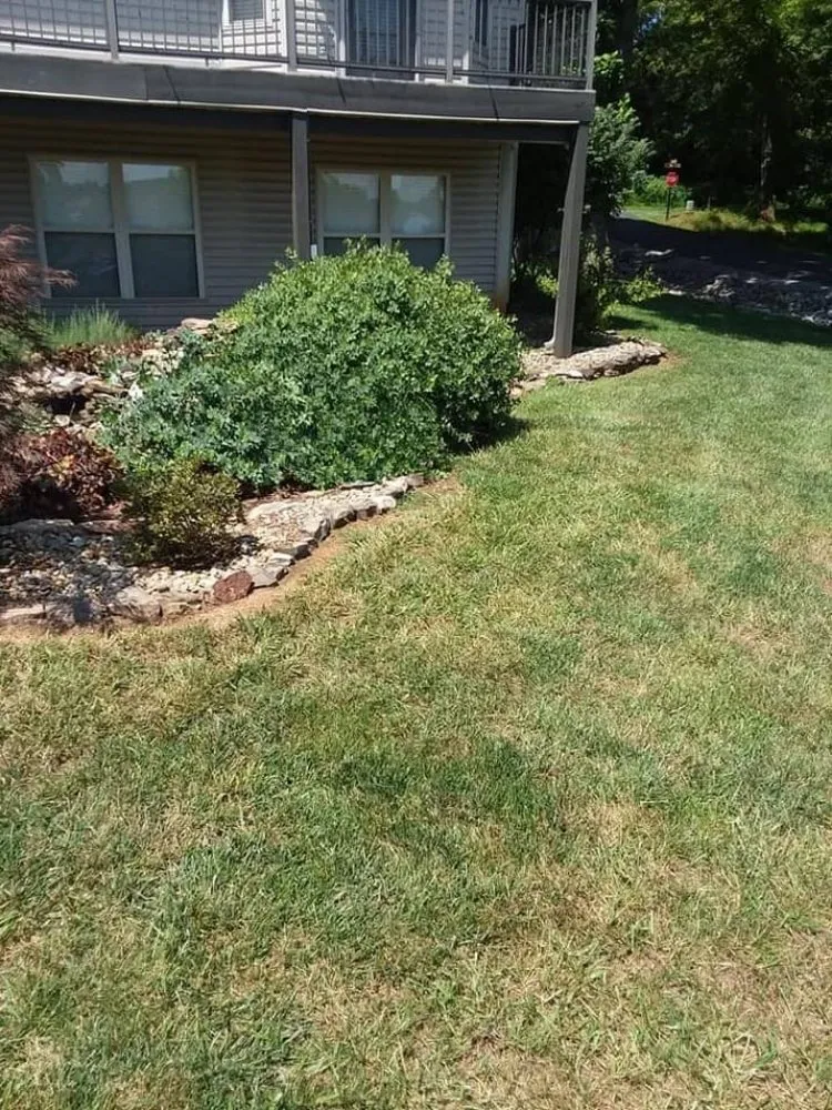 Local garden landscaping experts serving Madisonville, TN - Quick Cuts Landscaping
