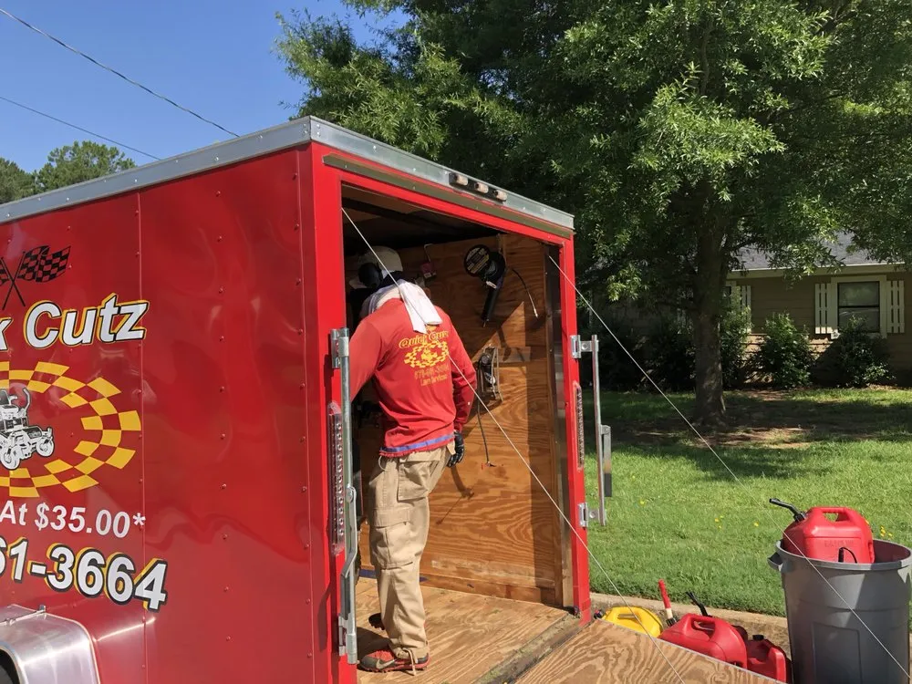 Custom outdoor landscaping in Conyers, GA - Quick Cutz Lawn services