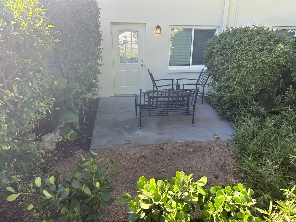 Top-rated outdoor landscaping for homes in St. Petersburg, FL by Quick Mow Lawn Care and Landscaping