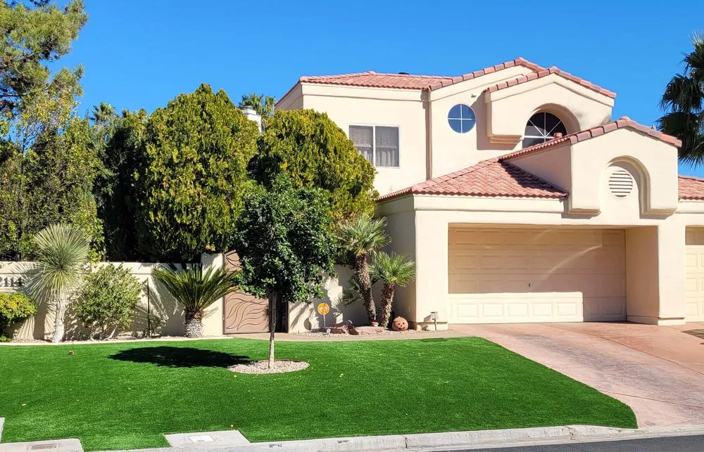 Local outdoor landscaping in Henderson, NV by Quick Pickk