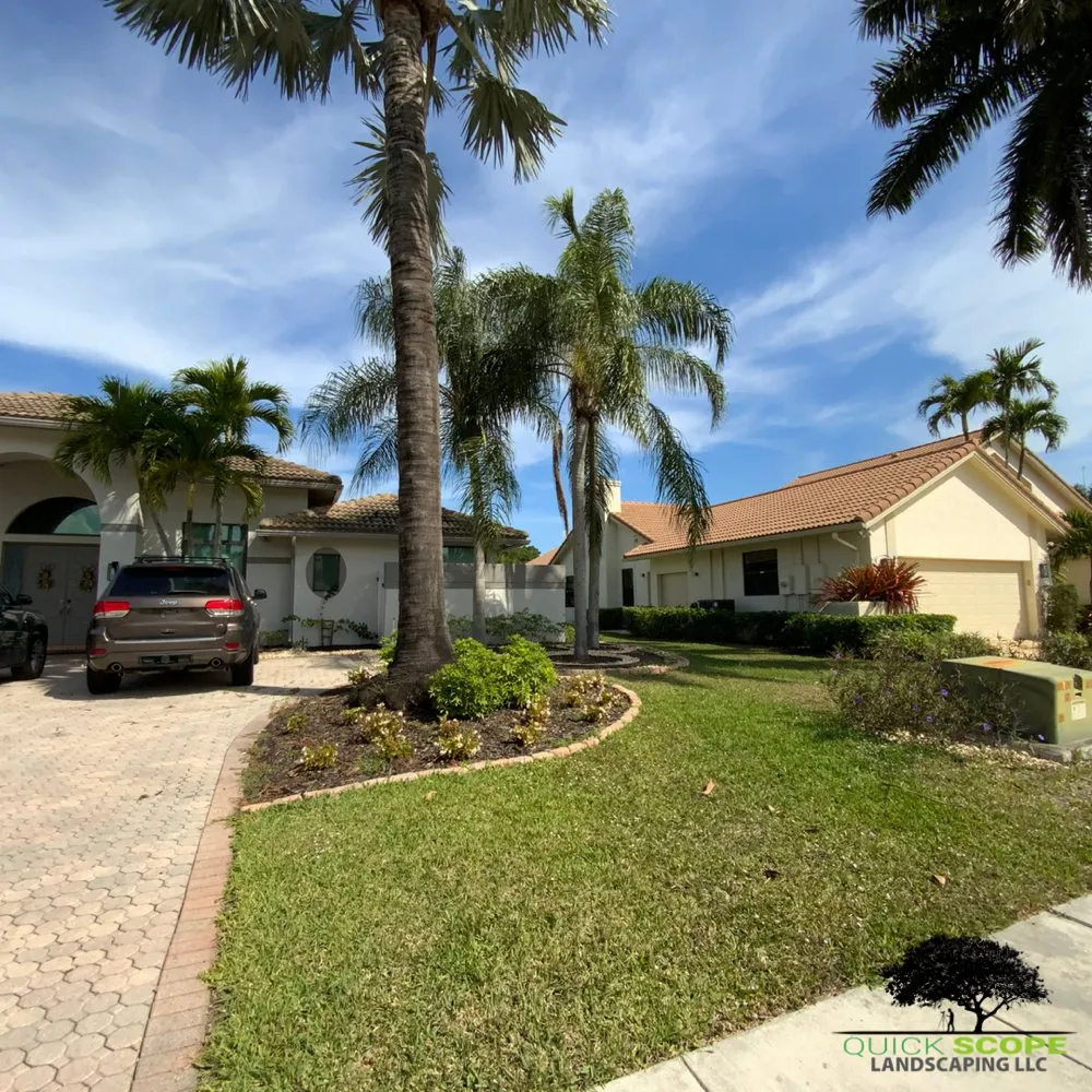 Local yard cleanup service experts serving Pembroke Pines, FL - Quick Scope Landscaping