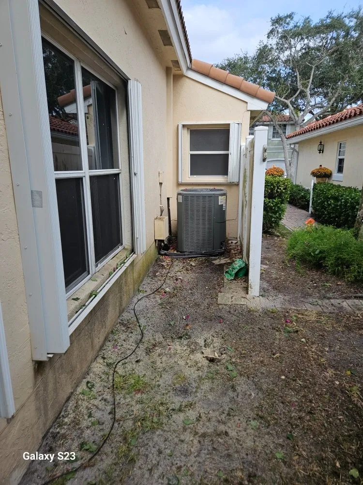 Top-rated lawn mowing service for residential properties across Lauderhill, FL - Quick Trimms Lawn Care