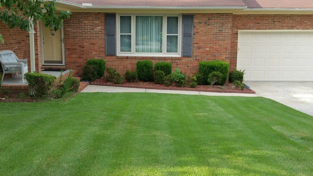 Custom lawn care service experts serving Evans, GA - QuickCall Services