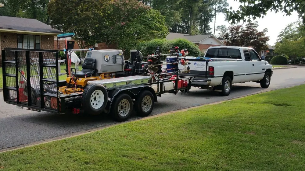 Trusted yard maintenance for beautiful yards in Evans, GA by QuickCall Services