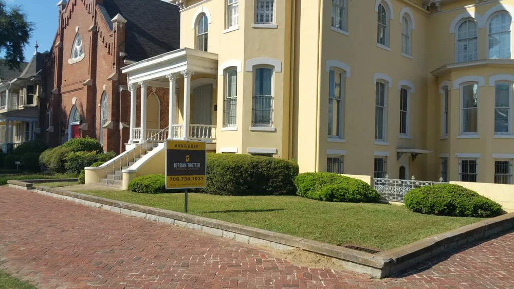 Local garden landscaping in Evans, GA by QuickCall Services