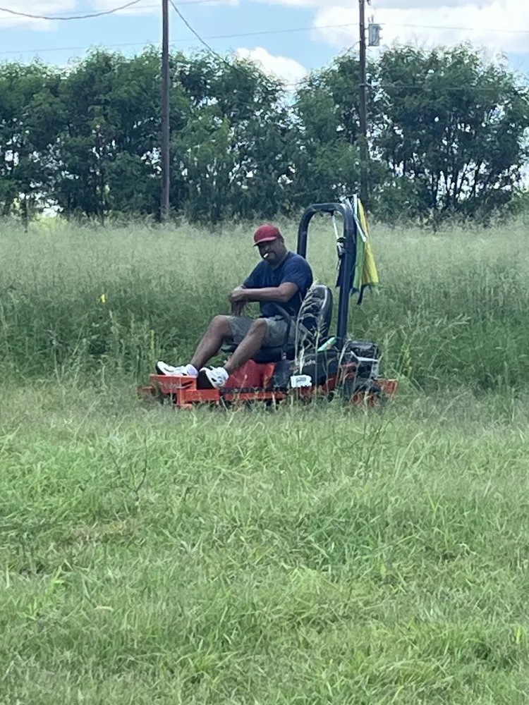 Top-rated yard maintenance experts serving Brownsville, TX - QuickCuts Landscaping