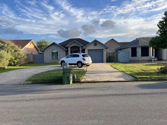 QuickCuts Landscaping Logo