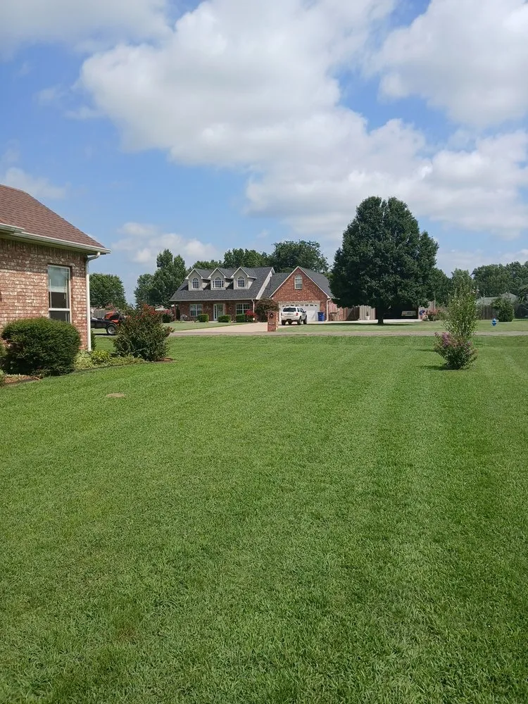 Expert garden landscaping in Wagoner, OK by Quicker Crew