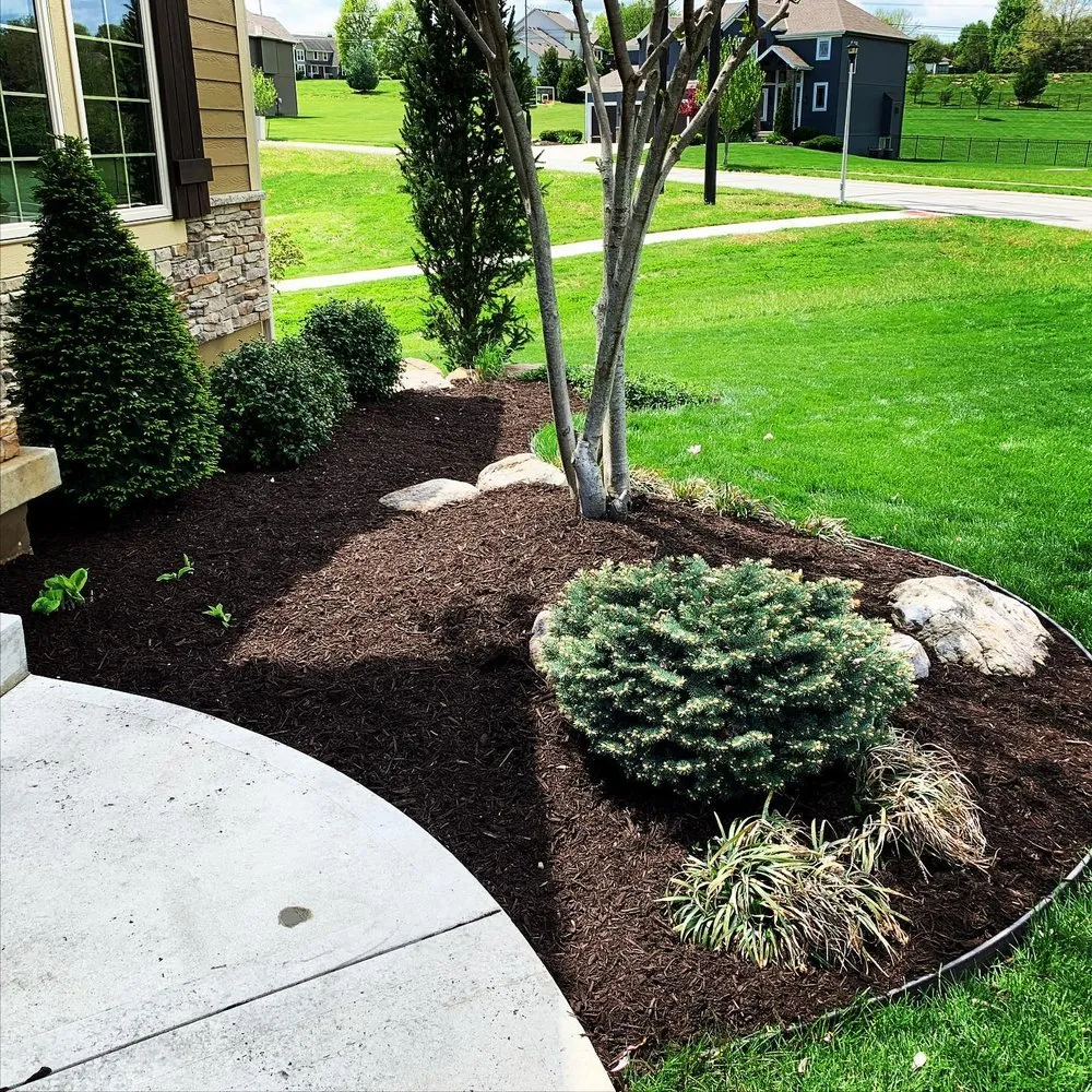 Reliable garden landscaping in Overland Park, KS - Quick's Lawn Maintenance